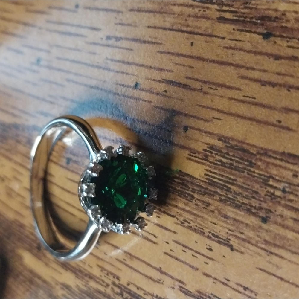 Fashion ring